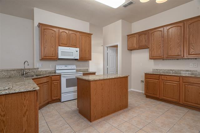 Building Photo - 302 Howard Way Dr