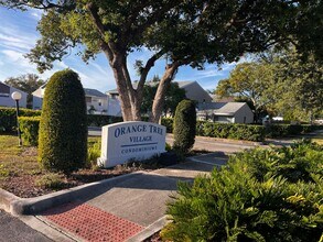 Building Photo - Hourglass District Condo - 2/2 with attached garage