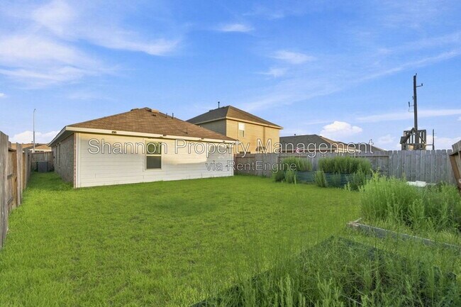 Building Photo - 7227 Gorrion Dr