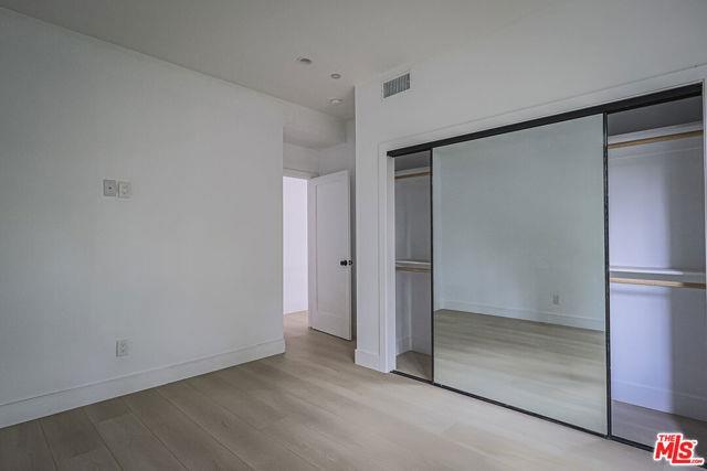 Building Photo - 11810 Gilmore St