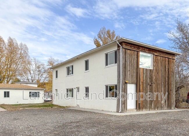 Primary Photo - 857 N 4th St
