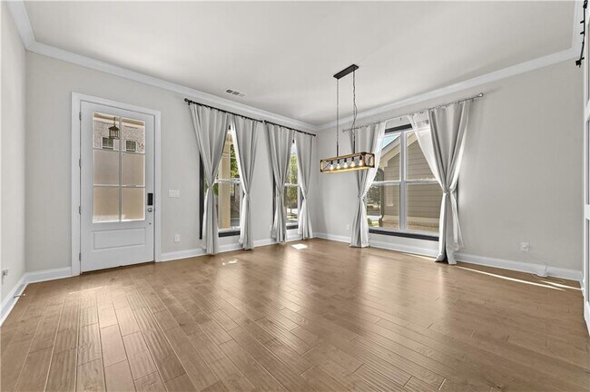 Building Photo - 3475 Benedict Pl