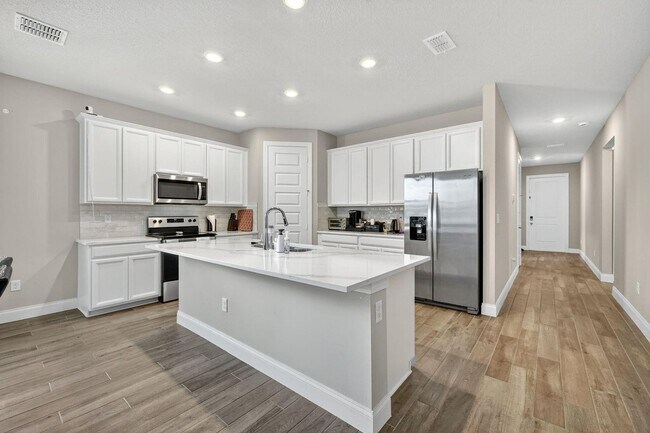 Building Photo - New Fully Furnished 4 bed, 2 bath home in newest Port St Lucie Subdivision