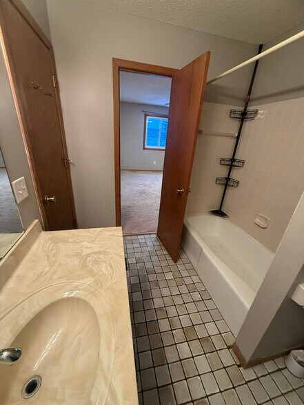 Building Photo - 14913 Echo Way