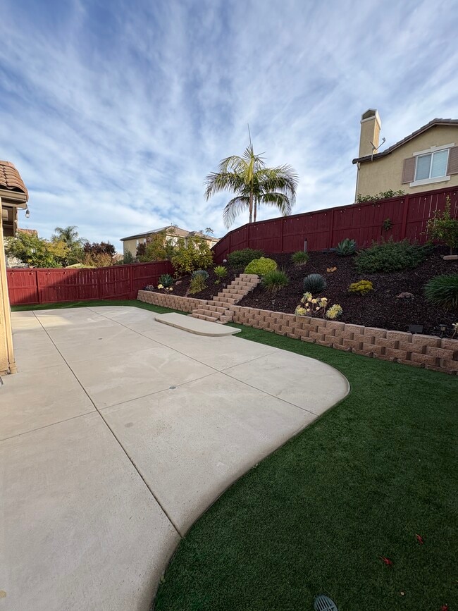 Building Photo - 871 Via La Venta