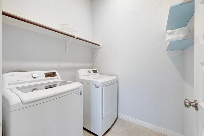 Building Photo - 12817 Stanford Dr