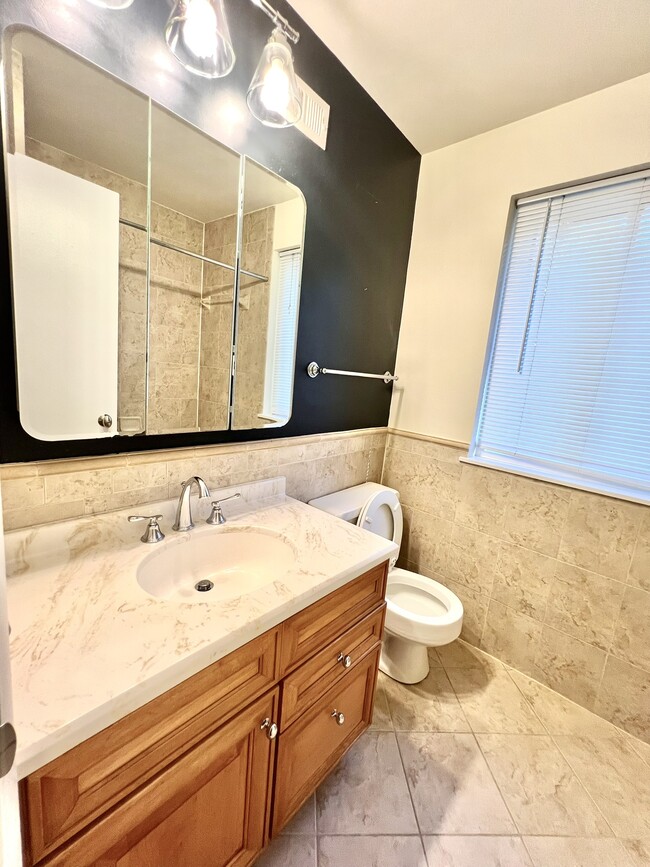 Building Photo - 11083 Saffold Way