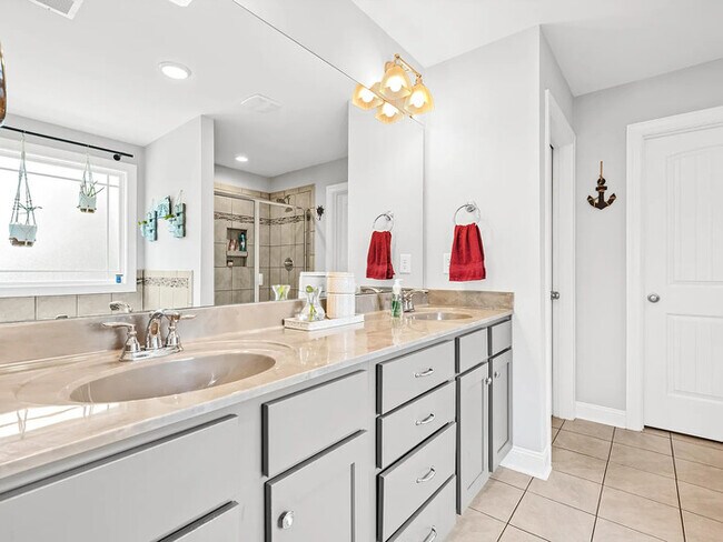 Building Photo - Lease OR Lease to Own