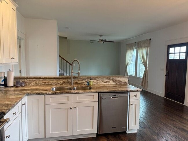 Building Photo - Beautiful Two-Story House in Woodbine - Fenced in Backyard