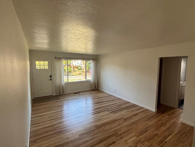 Building Photo - 7912 N Dwight Ave