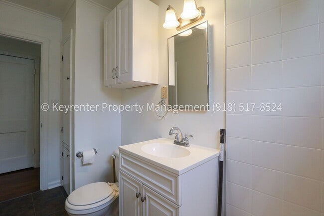 Building Photo - Gorgeous duplex unit on large lot with garage -- NO PETS ALLOWED