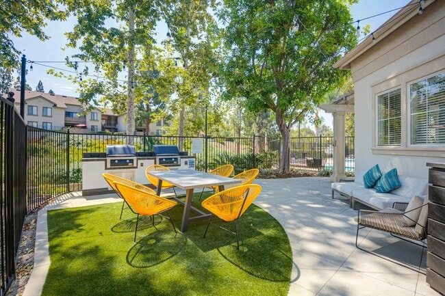 Building Photo - Bellecour Way Apartment Homes