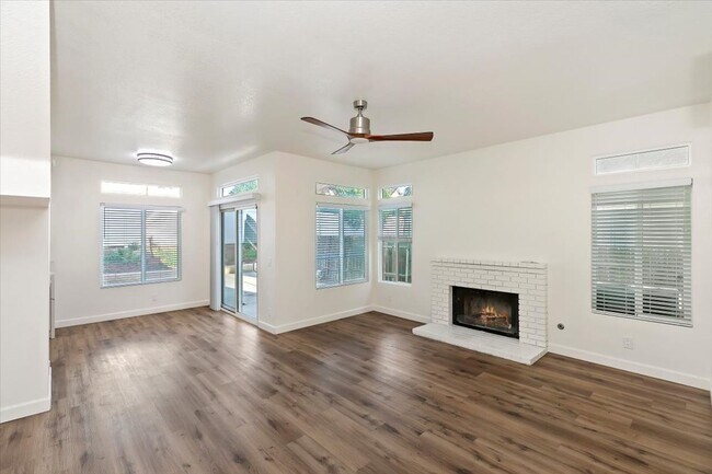 Building Photo - A move-in-ready family home in Riverside’s sought-after Orangecrest neighborhood