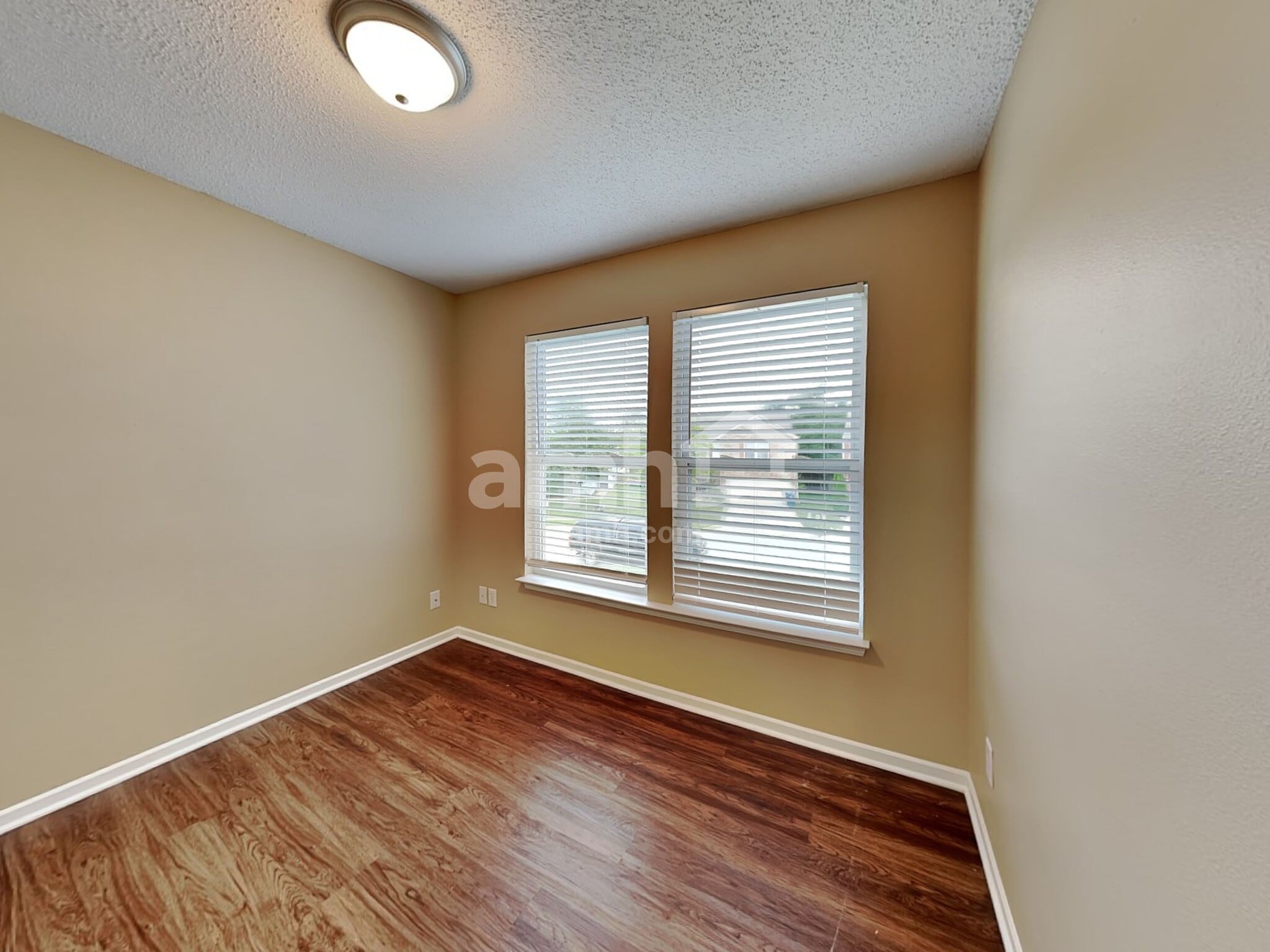 Building Photo - 10382 Fairmont Ln