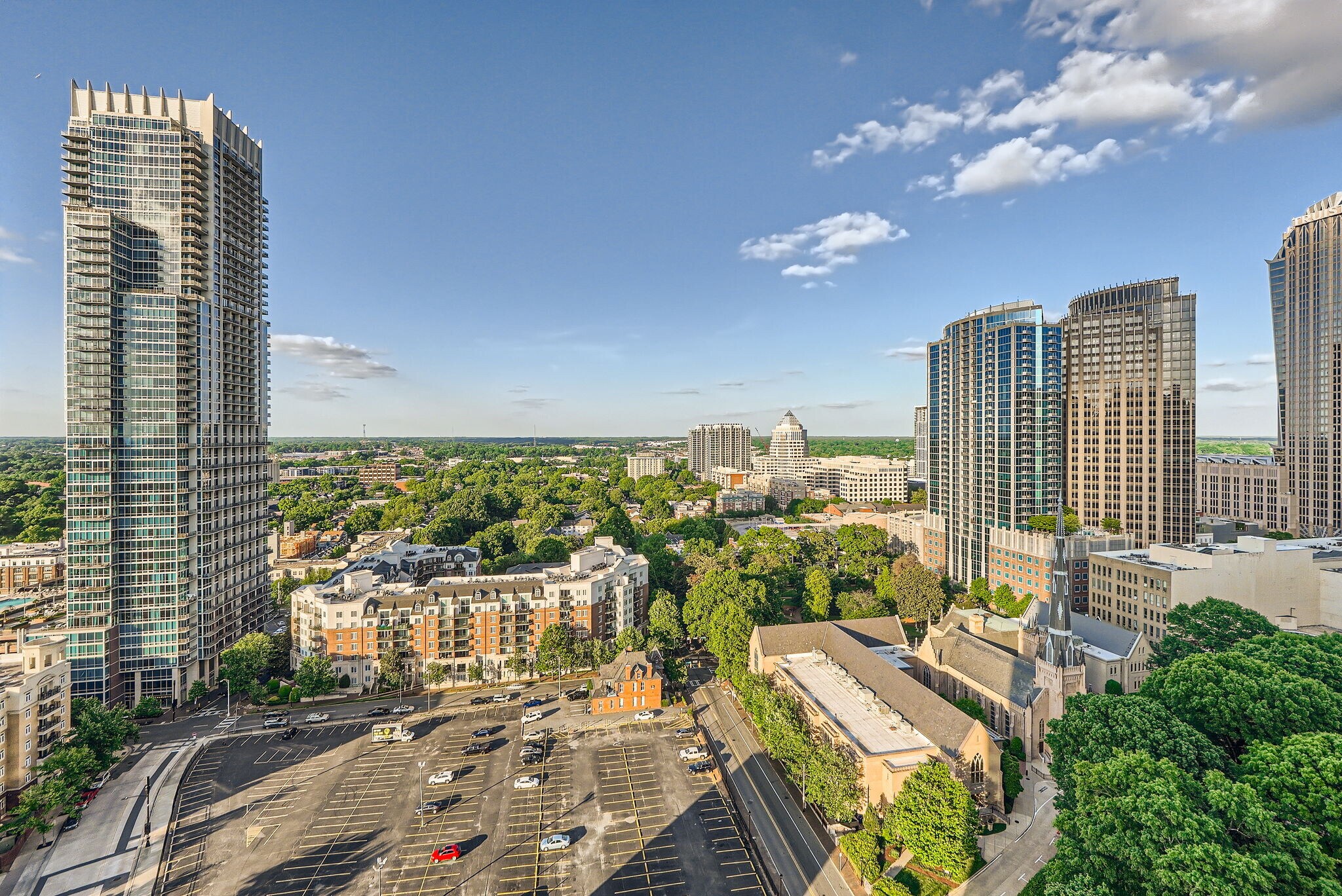 Building Photo - 333 W Trade St