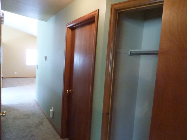 Building Photo - 3 Bedroom home in Loveland