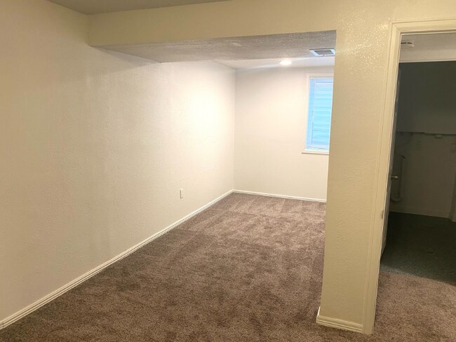 Building Photo - 9120-9122 Osceola St