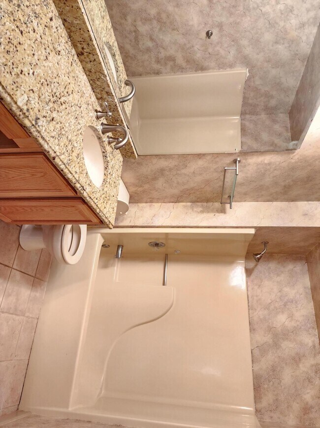 Building Photo - 2153 Royal Poinciana Blvd