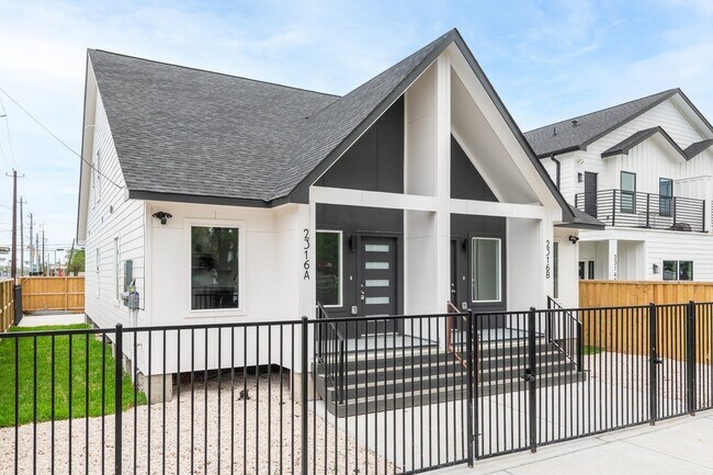 Building Photo - 2316 McKee St