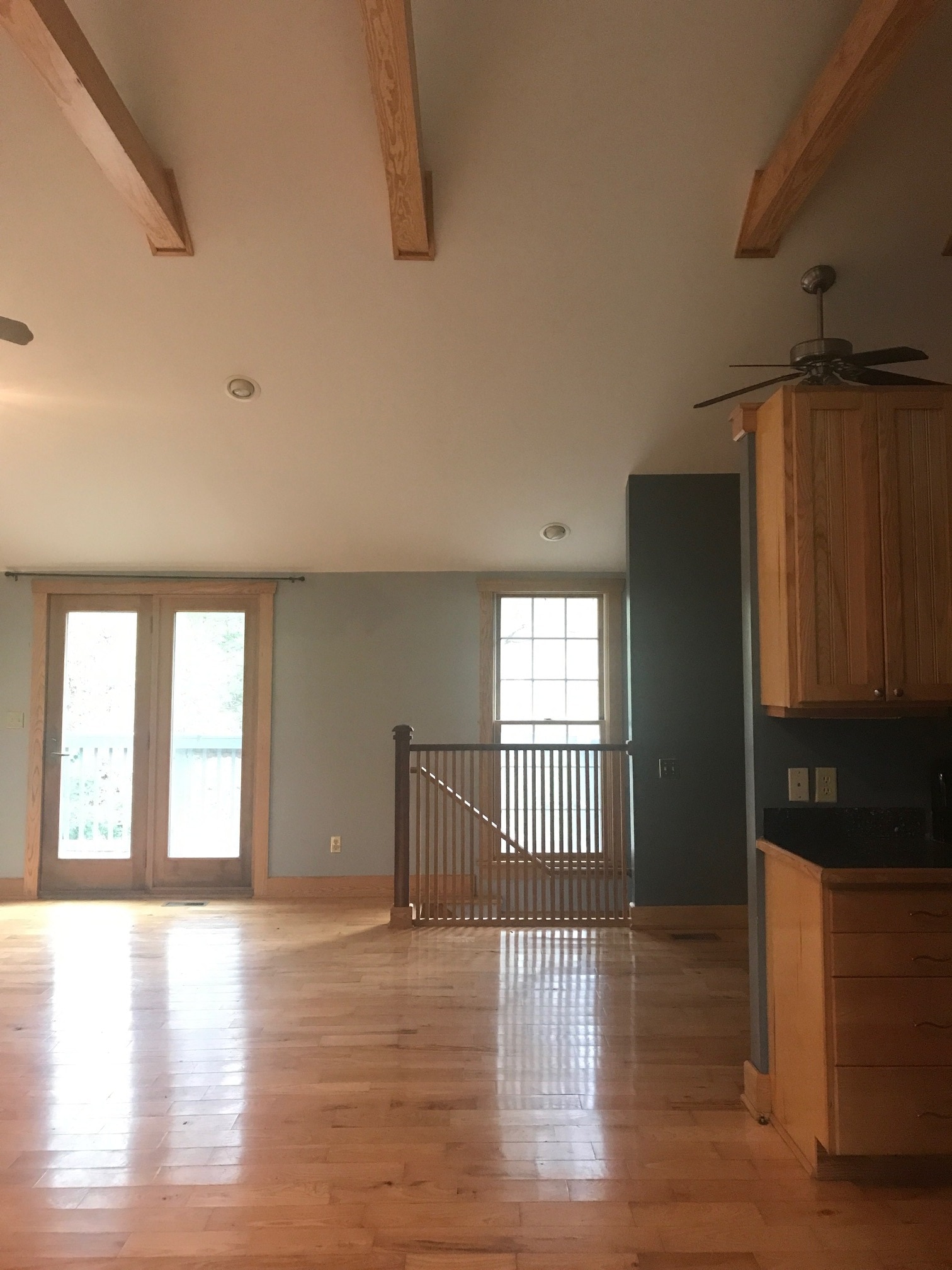 Building Photo - 304 Iron Ridge Loop