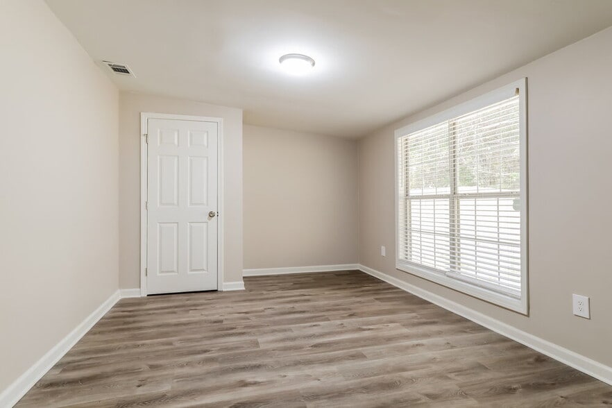Building Photo - 990 Lendl Ln