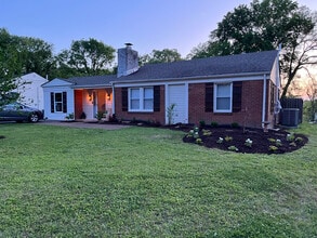 Building Photo - 2701 Hartford Dr