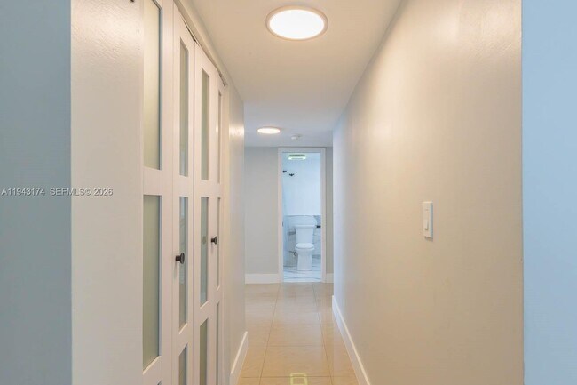 Building Photo - 20291 NE 30th Ave