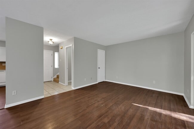 Building Photo - 1604 Hazelwood St