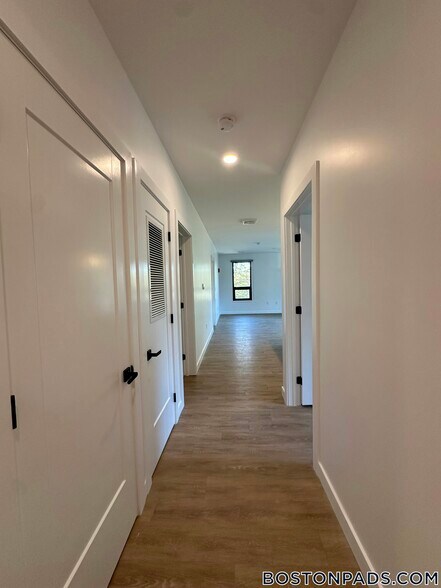 Building Photo - 199 Gardner St