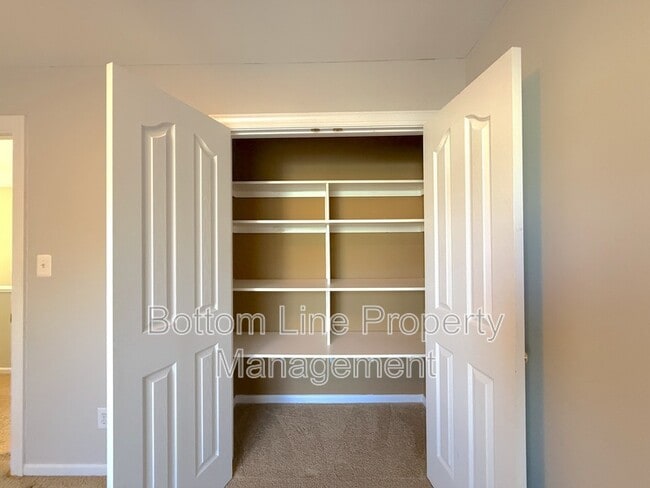 Building Photo - 12430 McAllister Park Dr