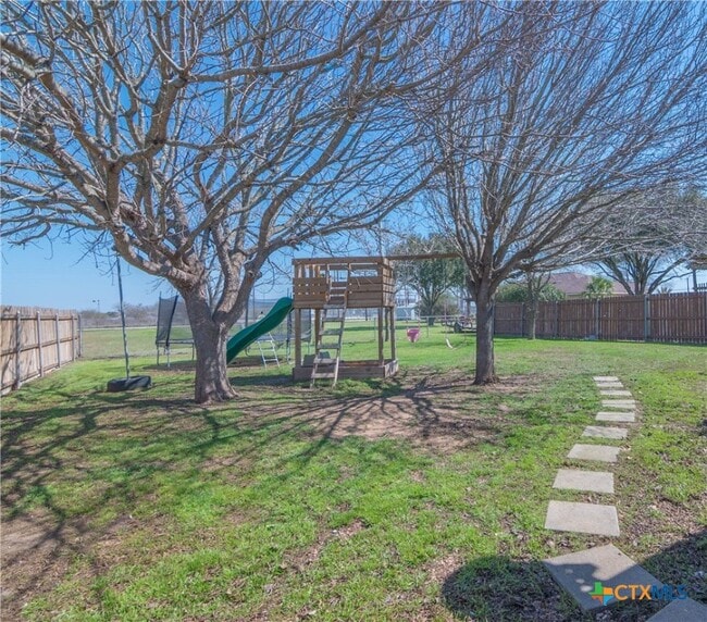 Building Photo - 121 Castlewood Dr