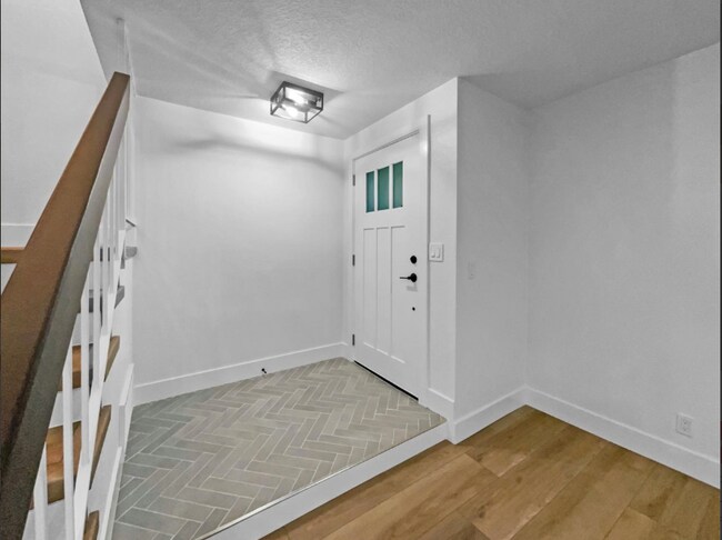 Building Photo - 7952 Summerplace Dr