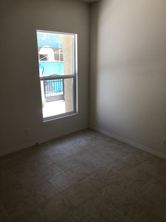 Building Photo - Newly Renovated 2 Bedroom Condo in Anaheim