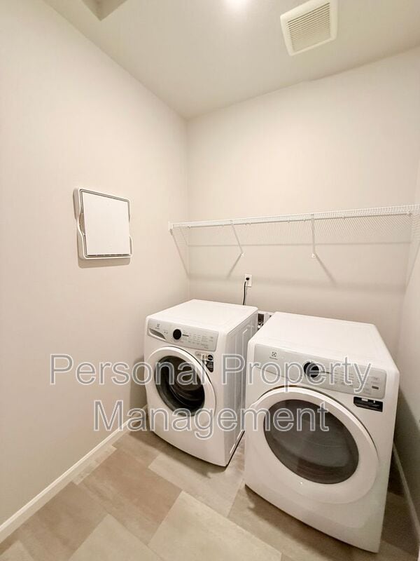 Building Photo - 16336 NE 21st St