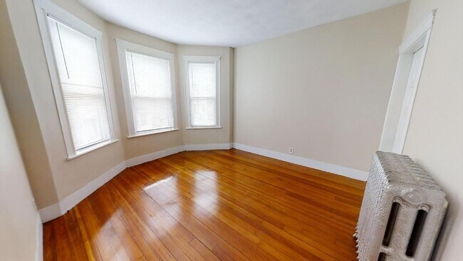 Building Photo - 33 Bellingham St