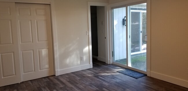 Building Photo - 9201 NE 97th Cir