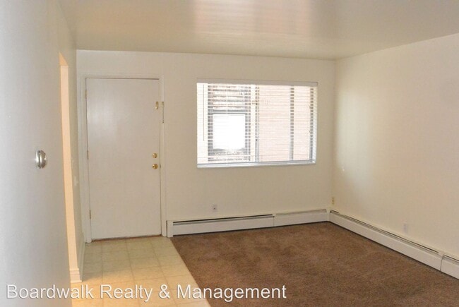 Building Photo - 675 E 5th Ave