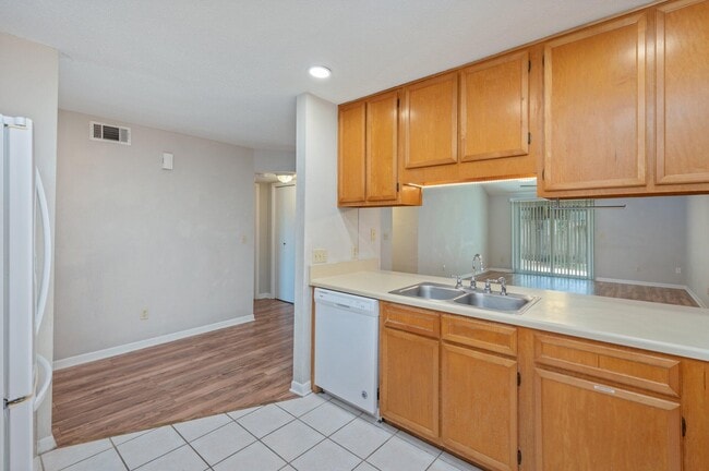 Building Photo - 96 Catamaran Ln