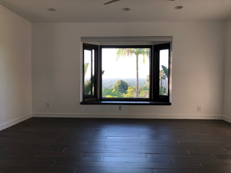Building Photo - 11420 Decente Ct