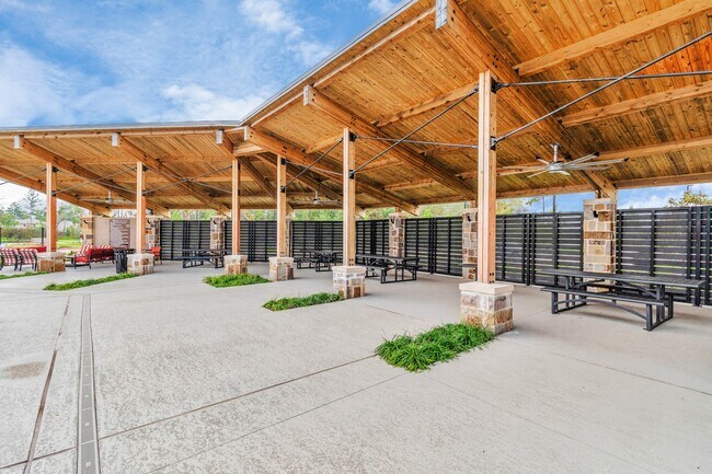 Building Photo - 14455 Cedar Ledge Ln