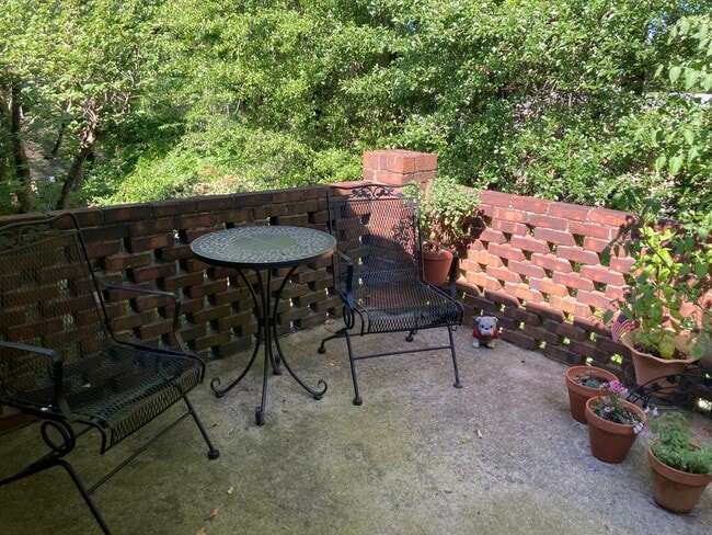 Building Photo - 110 Milledge Terrace