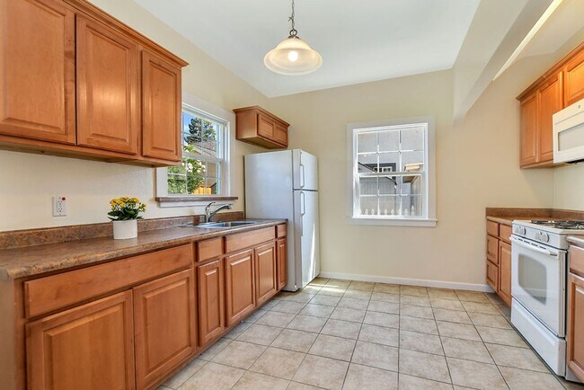 Building Photo - Charming Martinez 1bed / 1bath