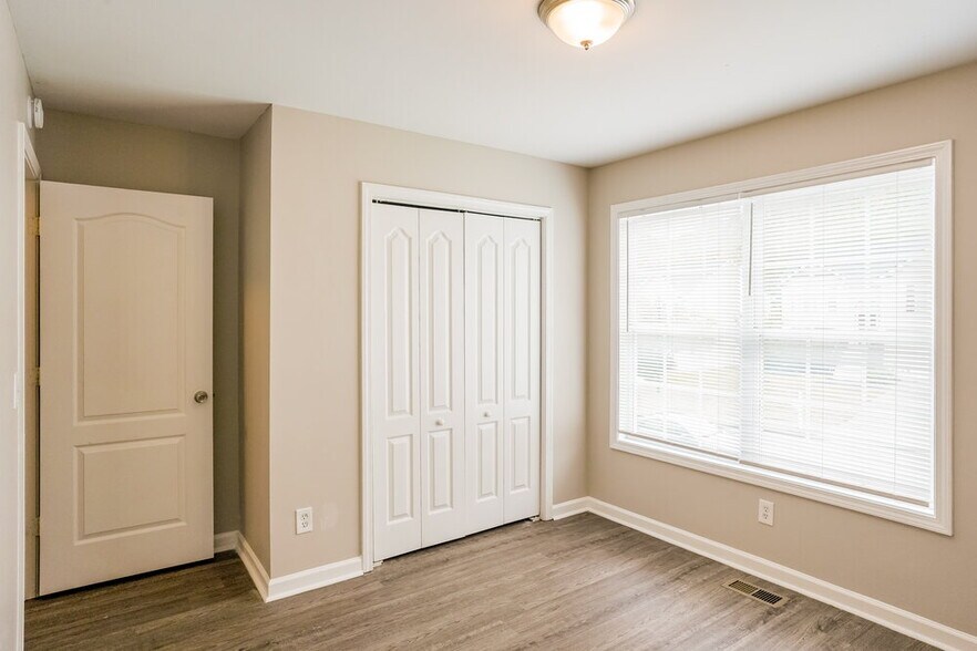 Building Photo - 2973 Rolling Ln