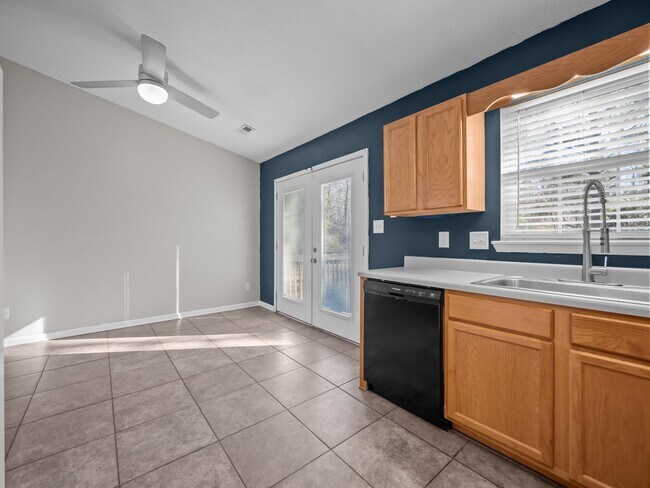 Building Photo - 218 Winterberry Ct