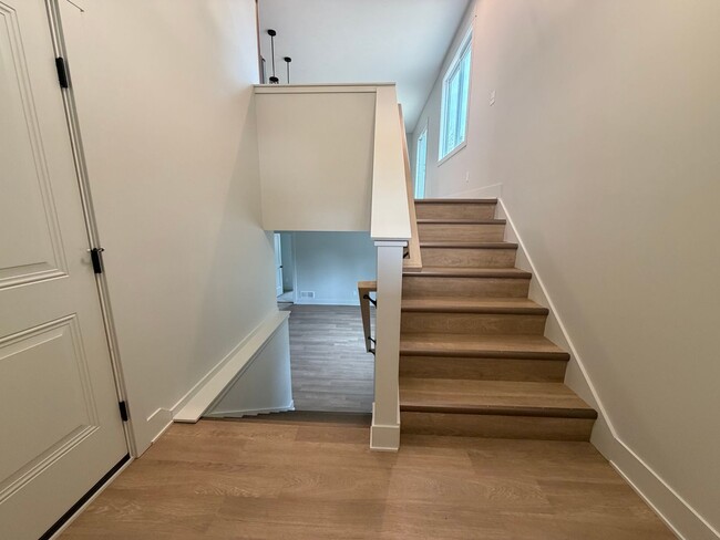 Building Photo - Newly built 3 bedroom spacious home!