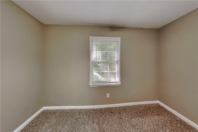 Building Photo - 2105 Cornerstone Ln S W