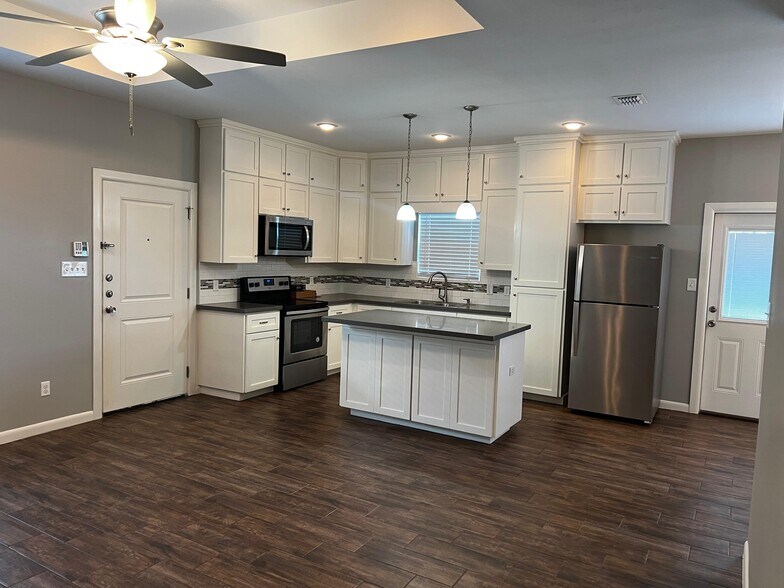 Building Photo - 3813 Whitewing Ave