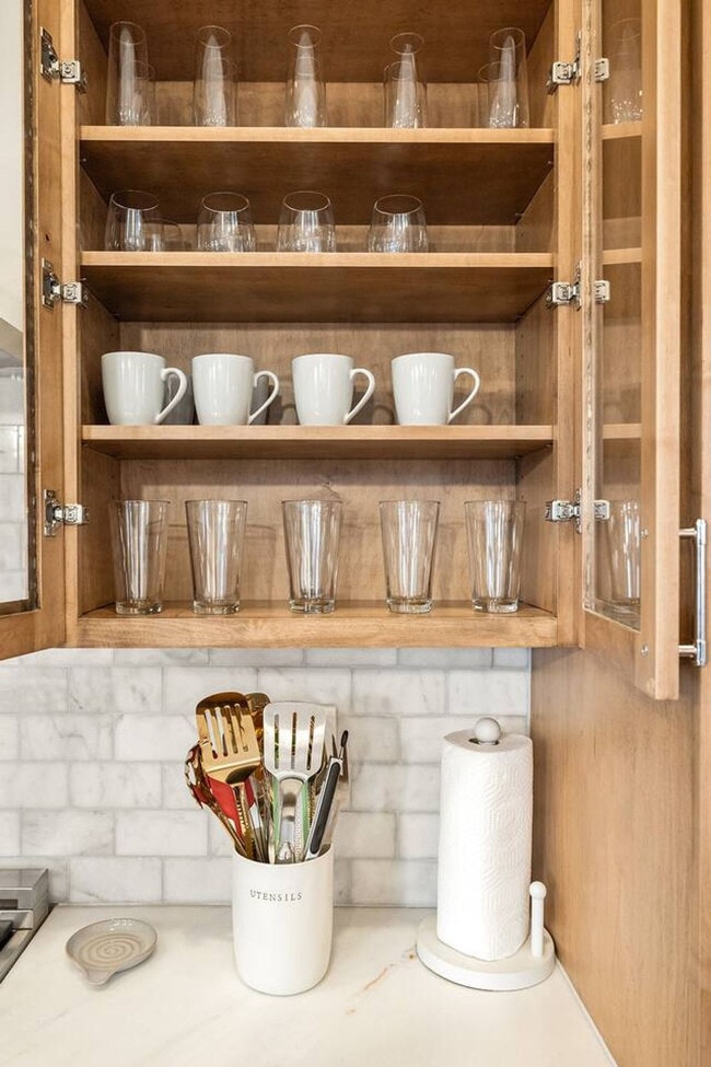 Building Photo - 1326 Broadway