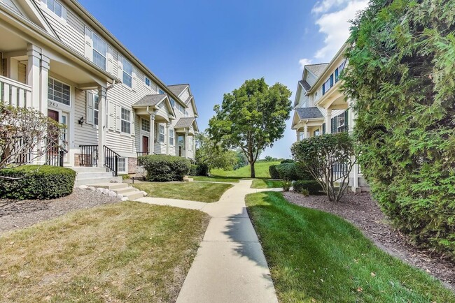 Building Photo - 985 Manchester Cir