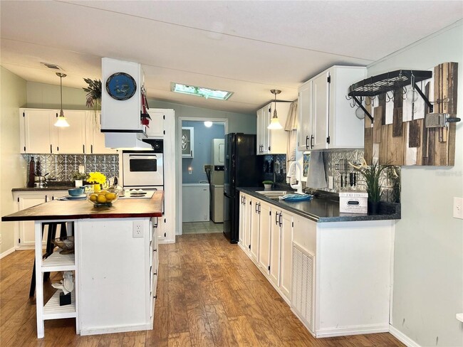 Building Photo - Spacious 3bed/2bath home in Bay Hills vill...